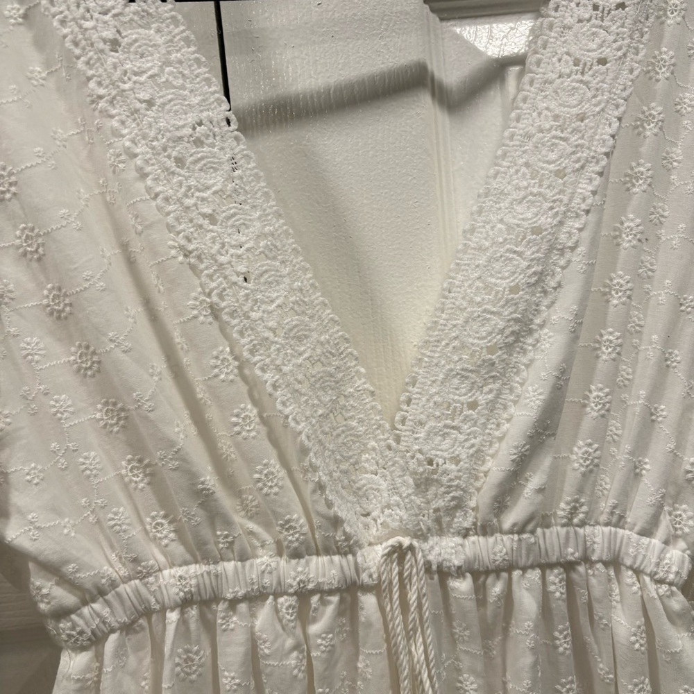 Elegant White Lace Maxi Dress - Picture 5 of 10